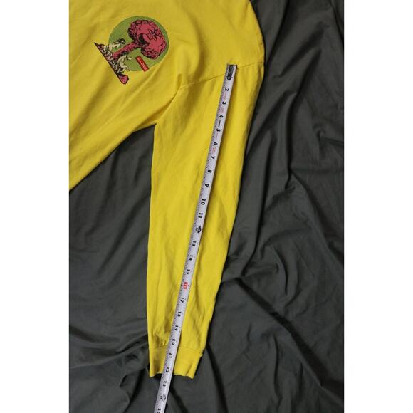 New Stussy Men T Shirt Medium Yellow Multicolor Peace and Love Angels Rare - Picture 10 of 10